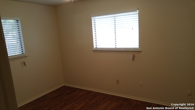 Image 5 of 11 For 742 Rosewood  742
