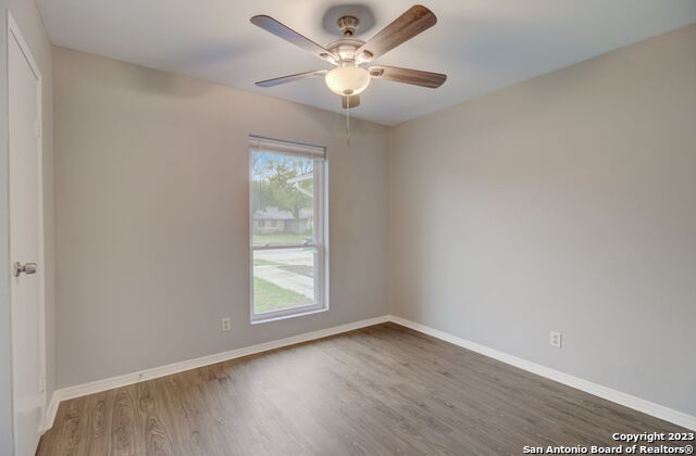 Image 11 of 25 For 13614 Larkbrook St