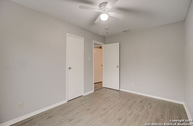 Image 14 of 25 For 13614 Larkbrook St