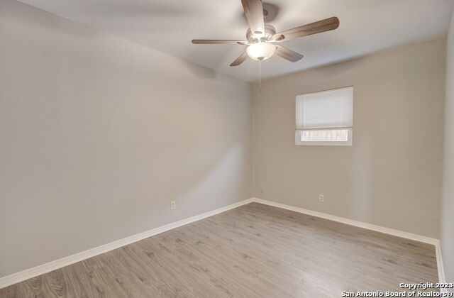 Image 15 of 25 For 13614 Larkbrook St