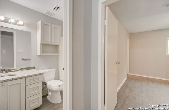 Image 17 of 25 For 13614 Larkbrook St