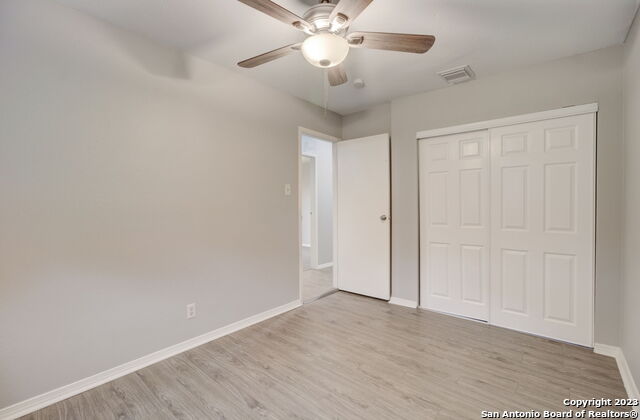 Image 18 of 25 For 13614 Larkbrook St