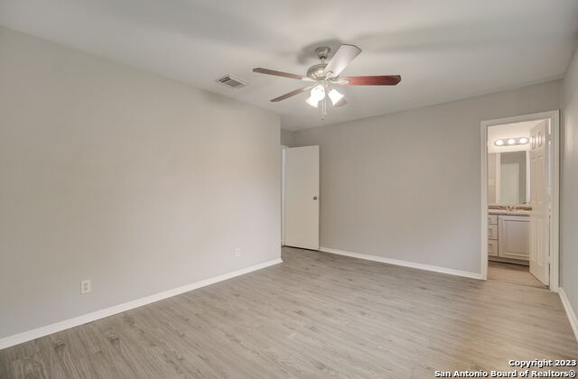 Image 19 of 25 For 13614 Larkbrook St