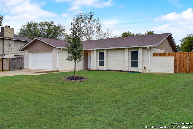 Image 2 of 25 For 13614 Larkbrook St