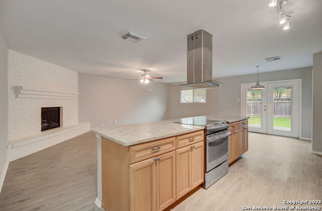 Image 6 of 25 For 13614 Larkbrook St