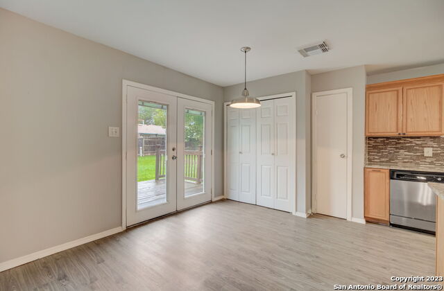 Image 7 of 25 For 13614 Larkbrook St