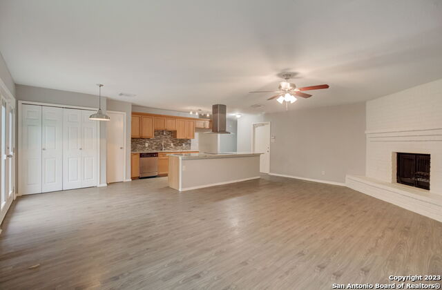 Image 8 of 25 For 13614 Larkbrook St