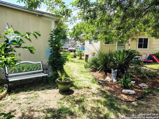 Image 14 of 14 For 859 Thompson Pl