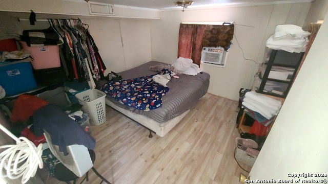 Image 4 of 14 For 859 Thompson Pl