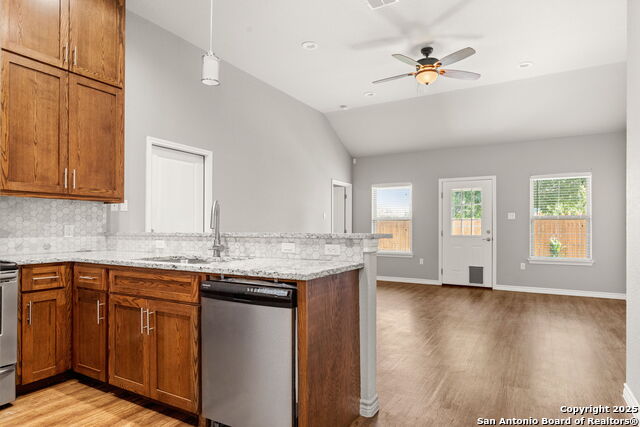 Image 4 of 16 For 152 Navarro  3b