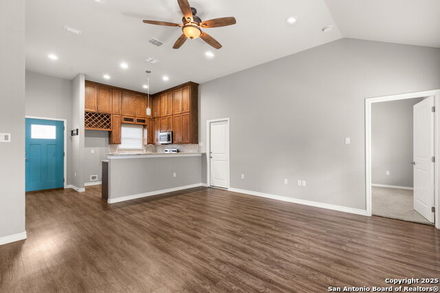 Image 5 of 16 For 152 Navarro  3b