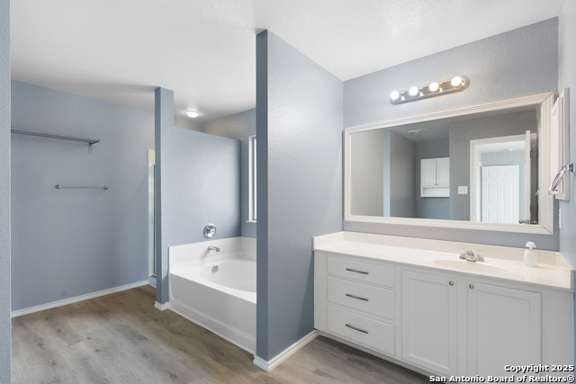 Image 11 of 28 For 13102 Oxford Bend