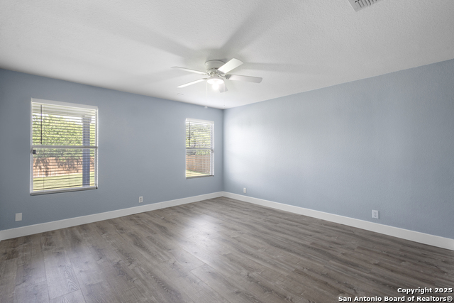 Image 5 of 28 For 13102 Oxford Bend