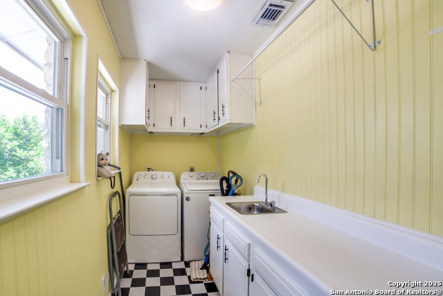 Listing photo id 15 for 20892 Bluehill Pass