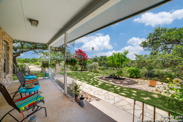 Listing photo id 17 for 20892 Bluehill Pass