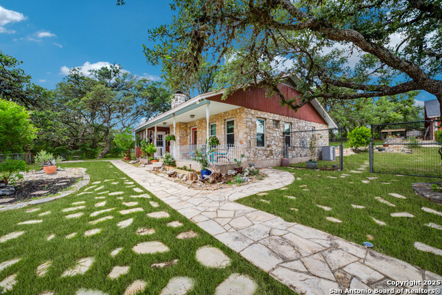 Listing photo id 0 for 20892 Bluehill Pass
