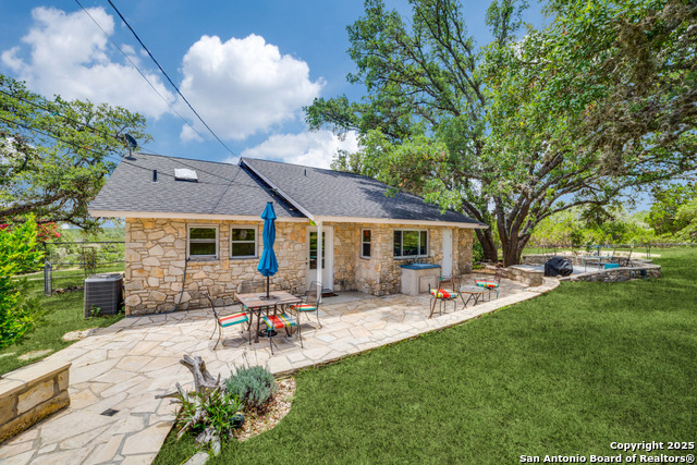 Listing photo id 18 for 20892 Bluehill Pass