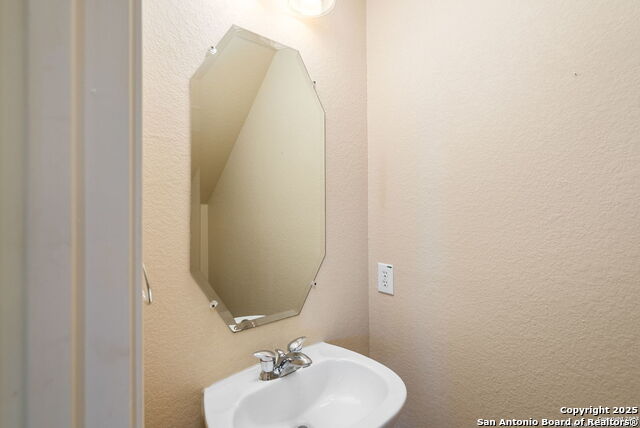 Image 10 of 47 For 8603 Artesia Gap