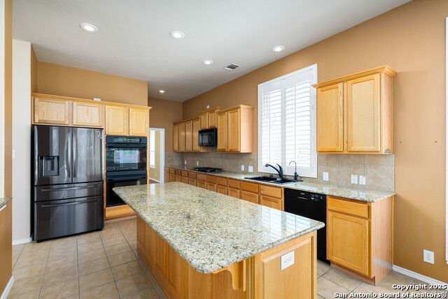 Image 15 of 47 For 8603 Artesia Gap