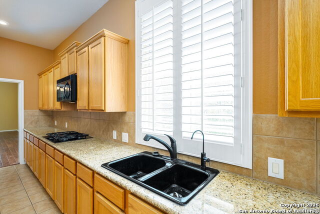 Image 17 of 47 For 8603 Artesia Gap