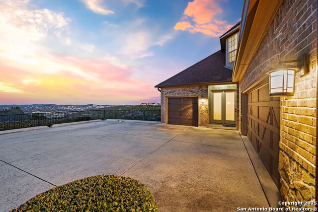 Image 36 of 52 For 8206 Winecup Hill