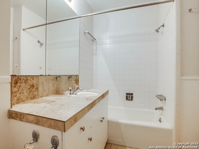 Image 17 of 24 For 3011 Sir Phillip Dr