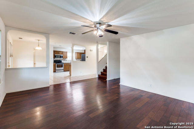 Image 4 of 12 For 5007 Crestwood Hill