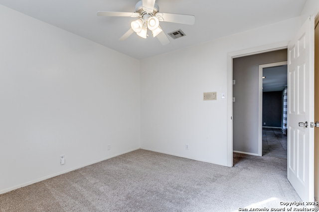 Image 19 of 25 For 15510 Creekside
