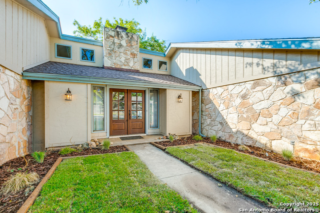Image 2 of 25 For 15510 Creekside