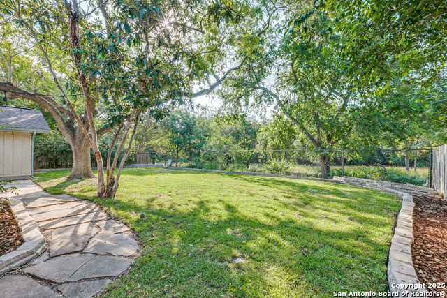 Image 23 of 25 For 15510 Creekside