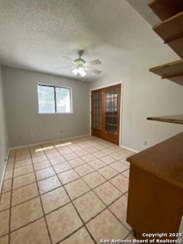Listing photo id 14 for 9307 Woodheather St