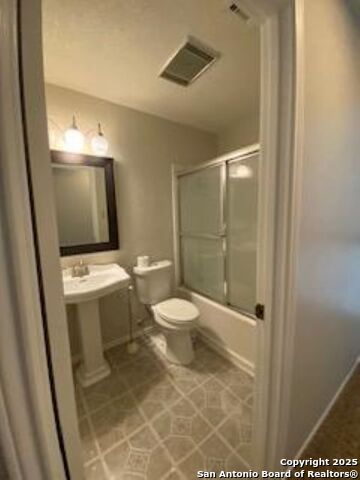 Listing photo id 21 for 9307 Woodheather St