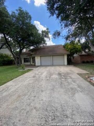 Listing photo id 1 for 9307 Woodheather St