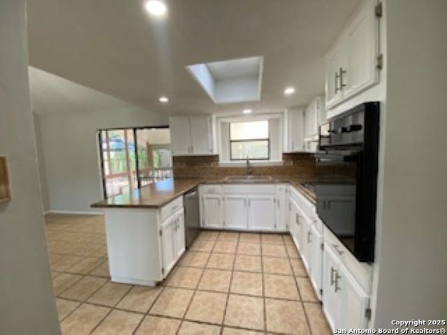 Listing photo id 6 for 9307 Woodheather St