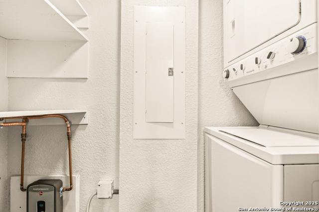 Image 18 of 34 For 7701 Wurzbach  2101
