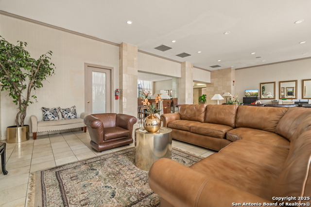 Image 27 of 34 For 7701 Wurzbach  2101