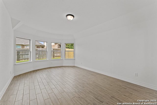 Image 13 of 25 For 2159 Oak Run Parkway