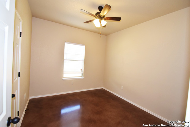 Image 12 of 18 For 150 Joanne Cove