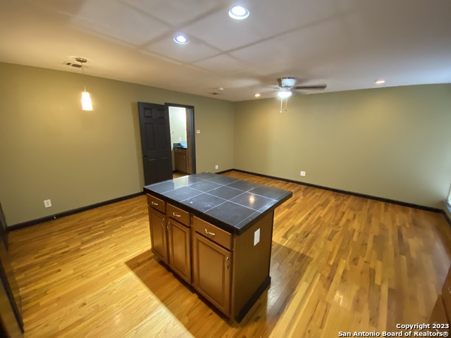 Image 3 of 8 For 211 Natalen Ave  207