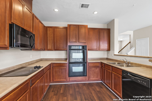 Image 14 of 42 For 156 Springtree Bluff