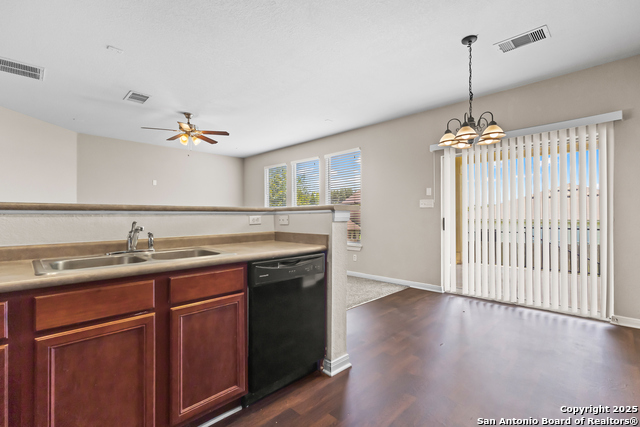 Image 17 of 42 For 156 Springtree Bluff