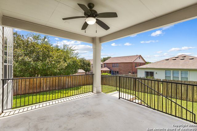 Image 33 of 42 For 156 Springtree Bluff