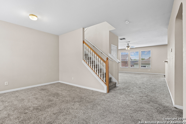 Image 7 of 42 For 156 Springtree Bluff