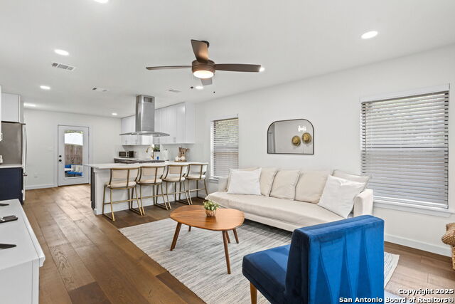 Image 11 of 32 For 139 Valdez