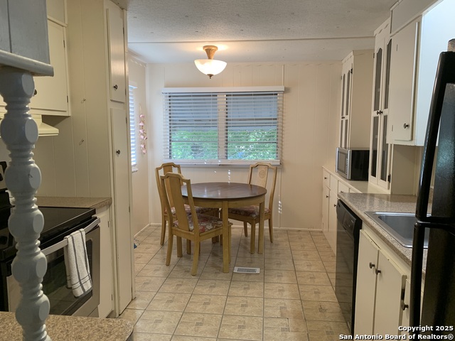 Image 18 of 33 For 111 Valley View St.