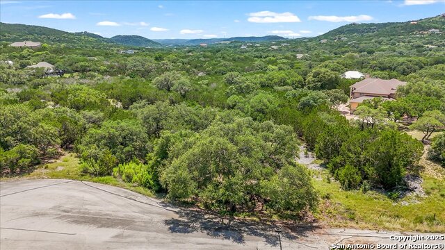 Listing photo id 34 for 178 & 179 Pr 1740