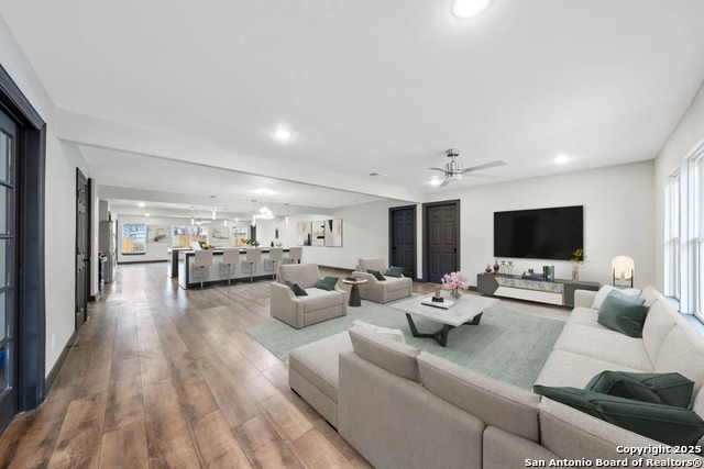 Image 19 of 23 For 2643 Gramercy W