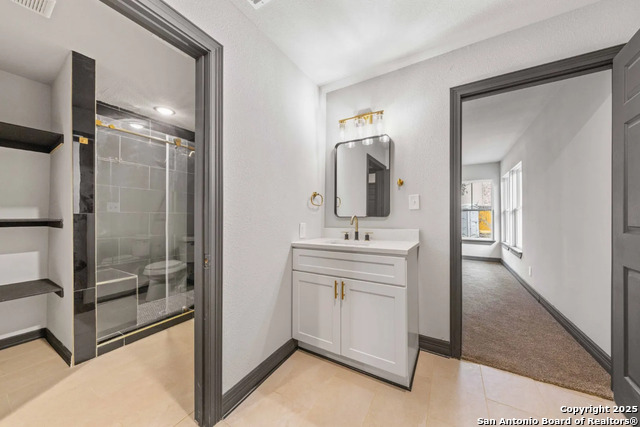 Image 5 of 23 For 2643 Gramercy W