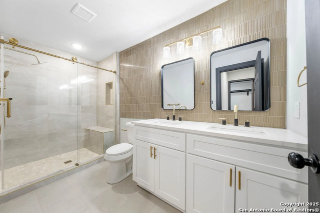 Image 8 of 23 For 2643 Gramercy W