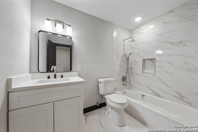 Image 9 of 23 For 2643 Gramercy W